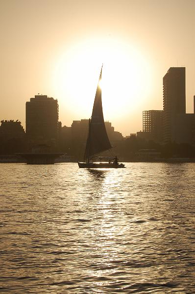 DSC_0140.JPG - Felucca auringossa. Cairo 2008.